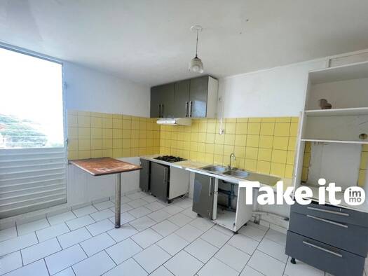 Appartement à vendre 85 000 € 3 pièces 2 chambres 57 m² Étage 5/2 Pointe-à-Pitre 97110