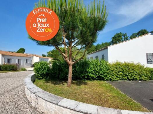 Terrain constructible viabilisé à vendre 68 000 € 441 m² de terrain Courçon 17170