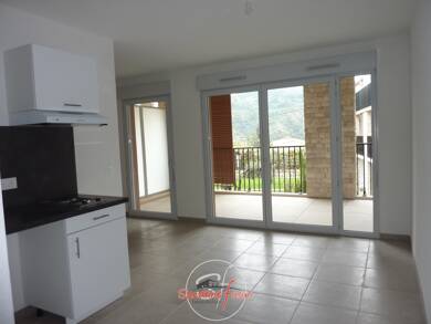 Appartement à louer 692 € 1 pièce 30 m² 1er étage disponible à partir du 11/07/2025 Carros 06510