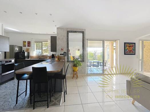 Maison à vendre 529 900 € 7 pièces 3 chambres 192 m² 1 010 m² de terrain Thézan-lès-Béziers 34490