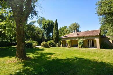 Villa à vendre 575 000 € 7 pièces 4 chambres 240 m² 5 600 m² de terrain Monteleger 26760