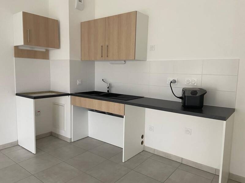 Maison à louer, 58m², SAINT JEAN D'ILLAC