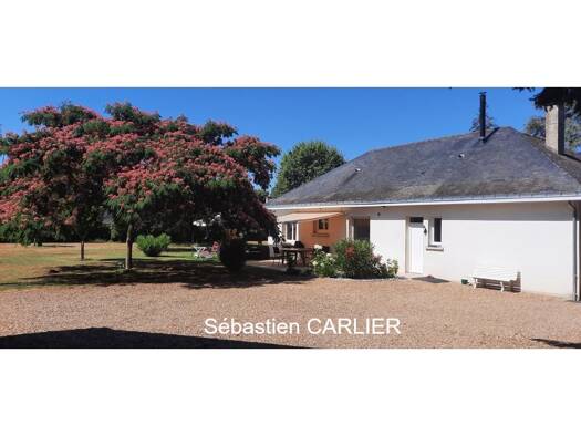 Maison de plain-pied à vendre 290 000 € 5 pièces 3 chambres 108,52 m² 2 531 m² de terrain Morannes sur Sarthe-Daumeray 49640