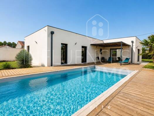 Maison de plain-pied à vendre 545 000 € 6 pièces 4 chambres 149 m² 930 m² de terrain Sud Chabeuil 26120