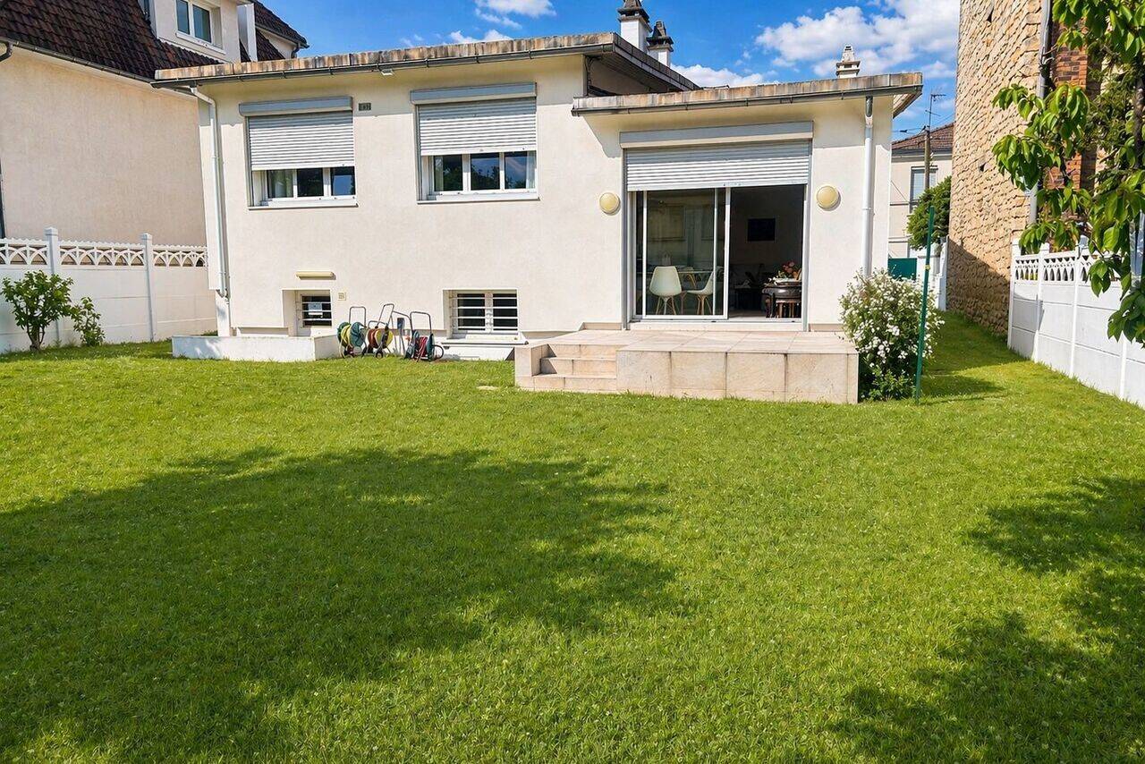Maison à vendre, 120m², SAINT MAUR DES FOSSES