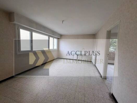Appartement à vendre 40 000 € 2 pièces 1 chambre 50,4 m² 1er étage Capouchiné Nîmes 30000
