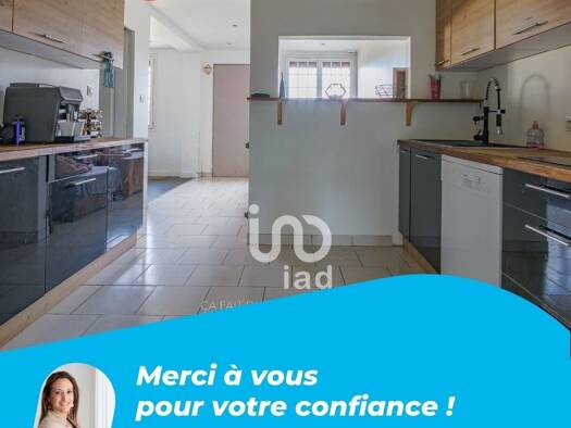 Maison de plain-pied à vendre 140 000 € 3 pièces 2 chambres 62 m² 502 m² de terrain Pont-de-l'Arche 27340