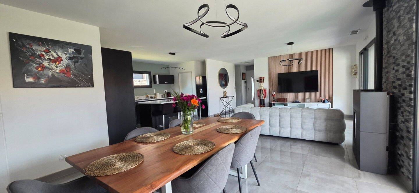 Maison à vendre, 142m², SAUGNAC ET CAMBRAN