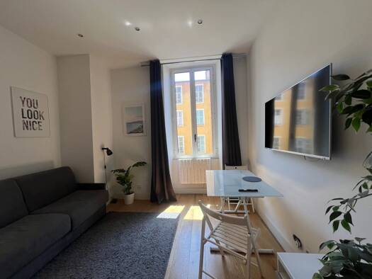 Appartement à vendre 159 000 € 1 pièce 19 m² Étage 3/6 Vieux-Nice Nice 06300