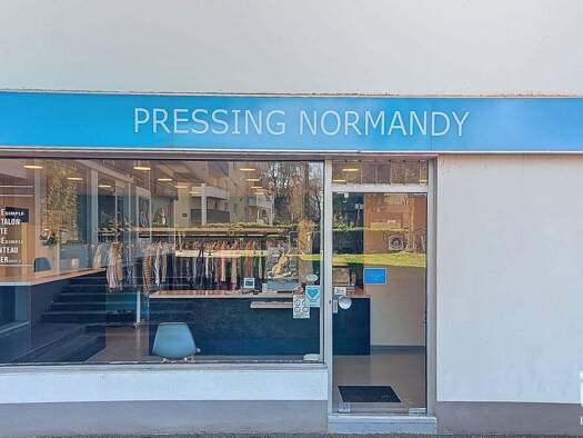 Boutique à vendre 49 500 € 88 m² de surface de vente Asptt Billère 64140