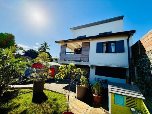 Immeuble à vendre 477 000 € 277 m² Petite-Île 97429