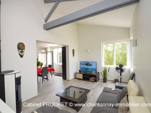 Maison à vendre 178 000 € 4 pièces 3 chambres 92 m² 1 240 m² de terrain Chantonnay 85110