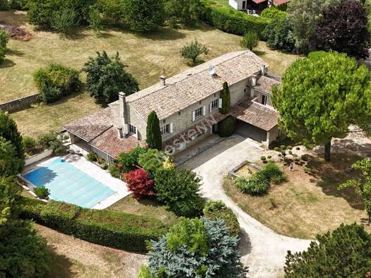 Maison à vendre 650 000 € 14 pièces 5 chambres 257 m² 7 378 m² de terrain Divajeu 26400