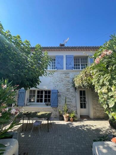 Maison à vendre 749 000 € 5 pièces 4 chambres 140 m² 460 m² de terrain Saint-Cyr-sur-Mer 83270