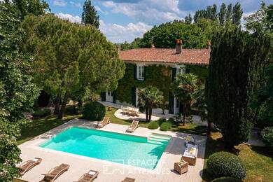 Maison à vendre 1 240 000 € 7 pièces 4 chambres 330 m² 34 250 m² de terrain Est Surgeres 17700