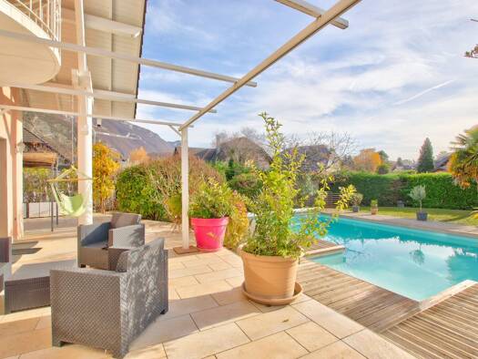 Villa à vendre 1 250 000 € 9 pièces 6 chambres 279,24 m² 1 117 m² de terrain Challes-les-Eaux 73190