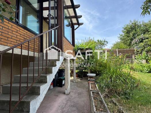 Maison à vendre 411 500 € 5 pièces 3 chambres 68 m² 180 m² de terrain Hôtel de Ville Saint-Cyr-l'École 78210