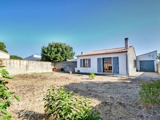 Maison de plain-pied à vendre 520 000 € 3 pièces 2 chambres 76 m² 417 m² de terrain Sainte-Marie-de-Ré 17740
