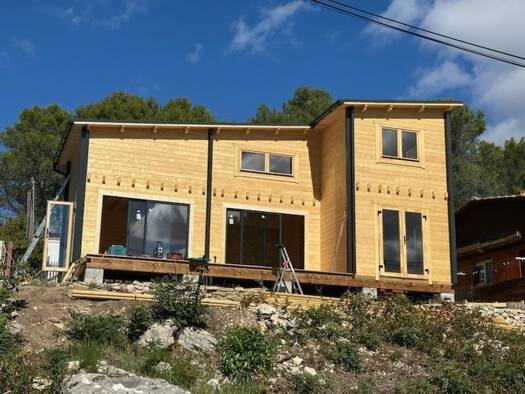 Chalet à vendre 148 000 € 4 pièces 3 chambres 80 m² 200 m² de terrain Le Castellet 83330