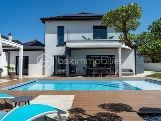 Maison à vendre 729 000 € 5 pièces 3 chambres 155 m² 830 m² de terrain Pau 64000