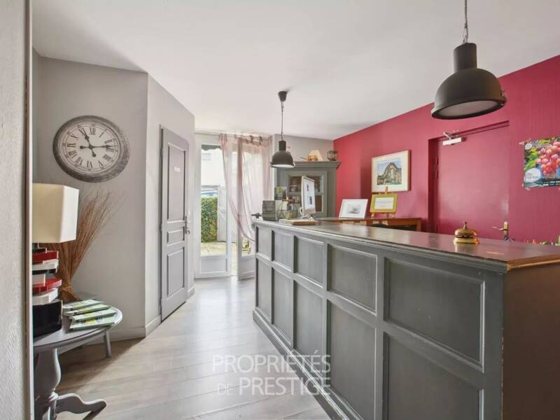Maison à vendre, 576m², VOISINS LE BRETONNEUX