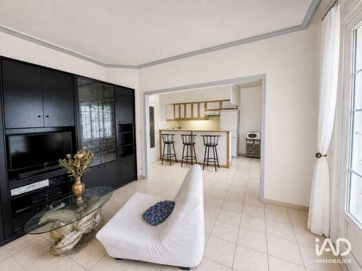 Appartement à vendre 550 000 € 4 pièces 3 chambres 70 m² 2ème étage Clignancourt-Jules Joffrin Paris 18ème arrondissement 75018