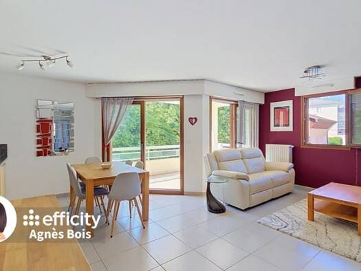 Appartement à vendre 300 000 € 4 pièces 3 chambres 89,4 m² Étage 1/2 La Serdagne Est Cluses 74300