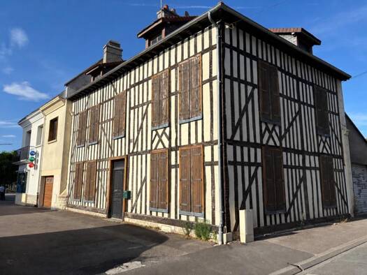 Maison à vendre 135 000 € 6 pièces 4 chambres 144 m² 128 m² de terrain Arcis-sur-Aube 10700
