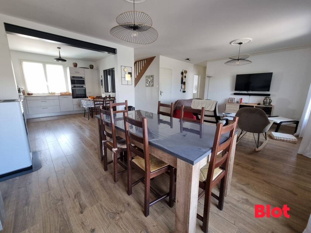 Maison à vendre, 113m², MONTREUIL LE GAST