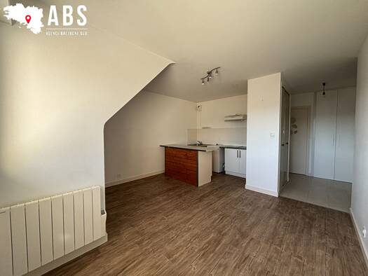 Appartement à louer 522 € 2 pièces 1 chambre 35 m² Étage 3/3 La Roche-Bernard 56130