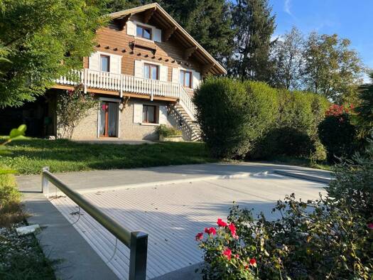 Maison à louer 1 600 € 5 pièces 4 chambres 139 m² 1 822 m² de terrain Villages du Lac de Paladru 38850