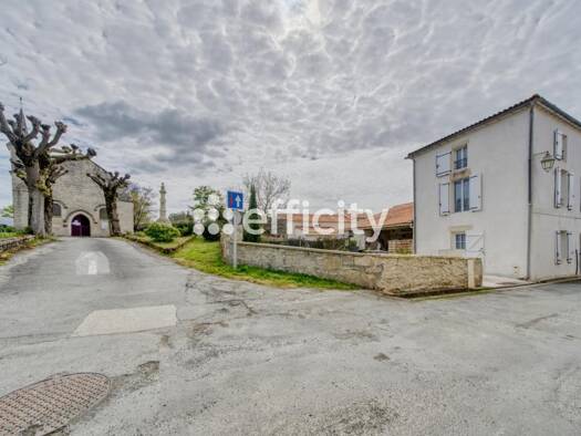 Maison de ville à vendre 245 000 € 6 pièces 4 chambres 130 m² 204 m² de terrain Landrais 17290