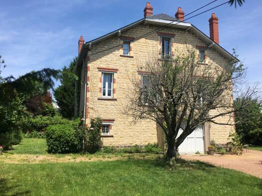 Maison à vendre 260 000 € 7 pièces 5 chambres 190 m² 1 000 m² de terrain Nevers 58000