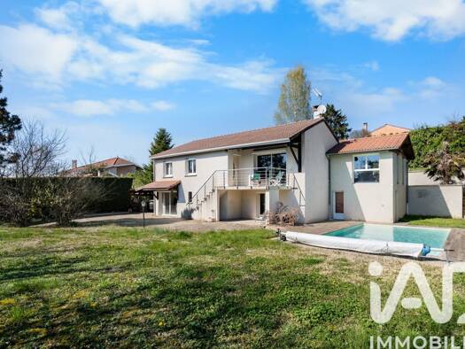 Maison à vendre 719 000 € 6 pièces 4 chambres 211 m² 857 m² de terrain Cailloux-sur-Fontaines 69270