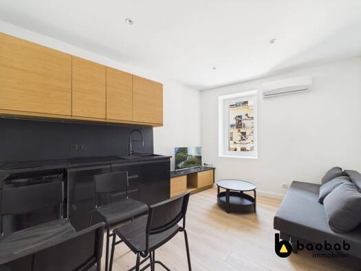 Appartement à louer 770 € 1 pièce 1 chambre 27 m² Étage 1/2 Centre Ville Nord Aix-les-Bains 73100