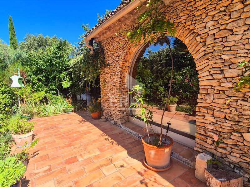 Maison à vendre, 270m², DOMAZAN