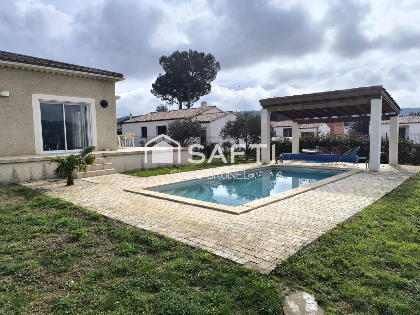 Maison à vendre, 162m², SAINT JULIEN LES ROSIERS