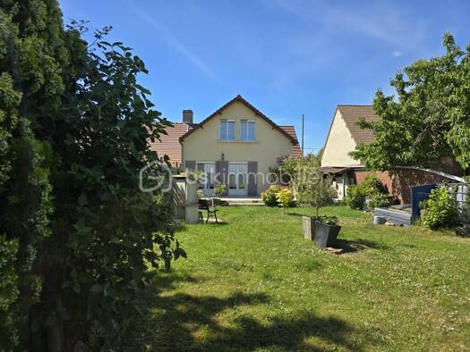 Maison à vendre 239 500 € 5 pièces 4 chambres 138 m² 800 m² de terrain Beauvais 60000