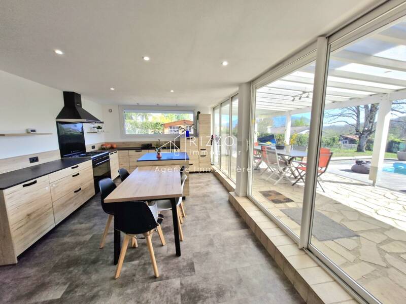 Maison à vendre, 240m², INJOUX GENISSIAT