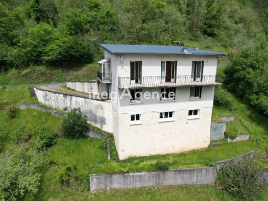 Maison à vendre 96 000 € 6 pièces 4 chambres 143 m² 576 m² de terrain Laguenne 19150