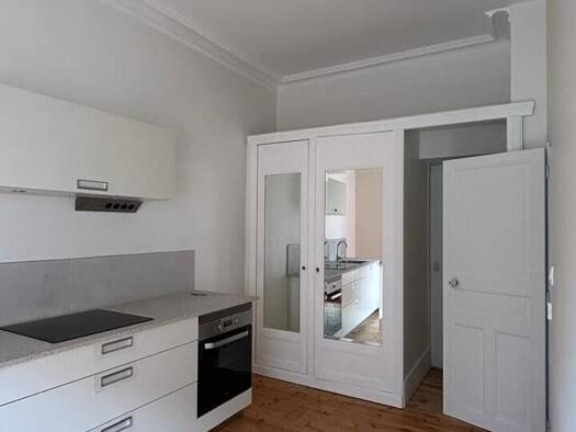 Appartement à louer 1 115 € 3 pièces 2 chambres 92 m² Étage 1/3 Thermal-Vieux-Vican Vichy 03200