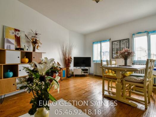 Appartement à louer 669 € 3 pièces 2 chambres 62 m² Étage 3/3 Saintes 17100