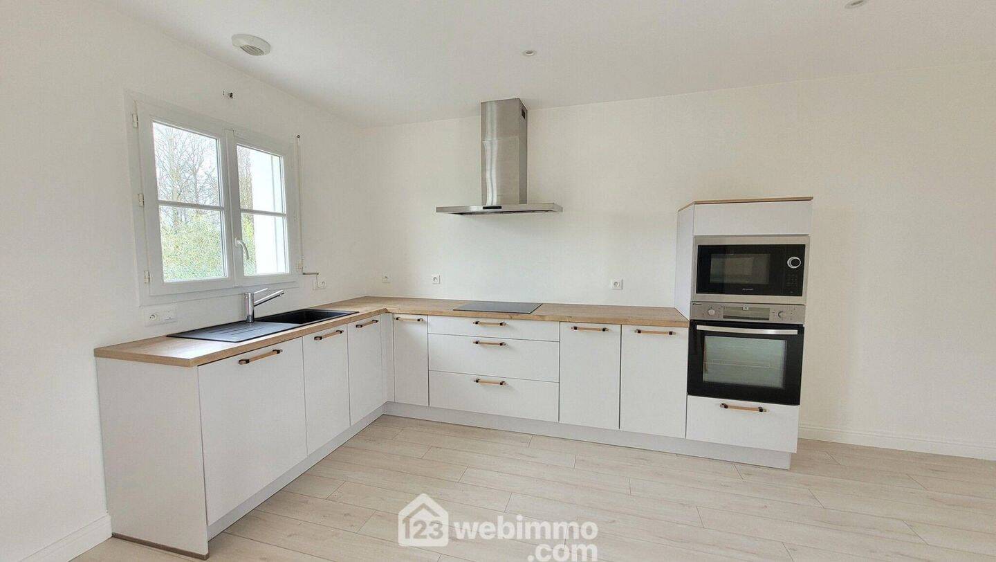 Maison à vendre, 107m², SAINT HILAIRE LA FORET