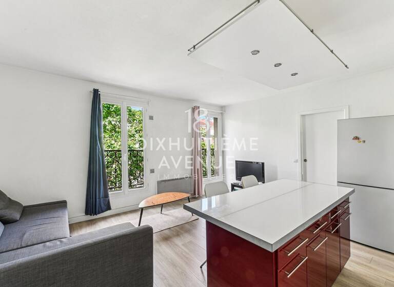 Appartement à louer 1 225 € 2 pièces 1<br/>chambre 39 m²<br/>superficie 5/7<br/>étage Amiraux-Simplon-Poissonniers Paris 18ème 75018