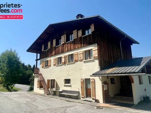 Maison à vendre 980 000 € 18 pièces 12 chambres 307,3 m² 1 271 m² de terrain Crest-Voland 73590