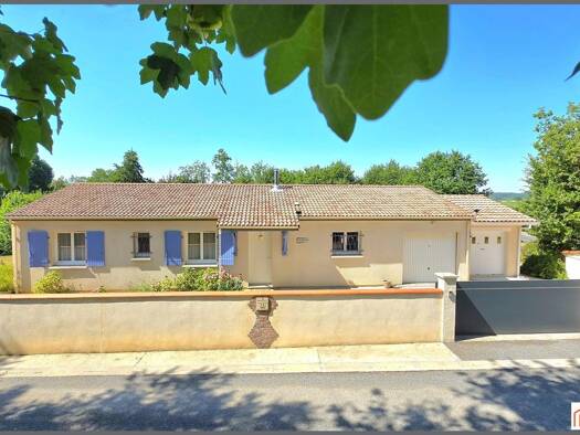 Maison de plain-pied à vendre 234 900 € 6 pièces 4 chambres 118 m² 1 890 m² de terrain Monsempron-Libos 47500