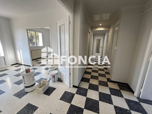 Appartement à louer 660 € 3 pièces 2 chambres 77,9 m² 2ème étage Colline et Etang Orange 84100