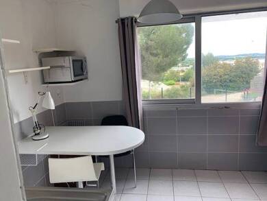 Appartement à louer 380 € 1 pièce 12 m² RDC Nimes 30900