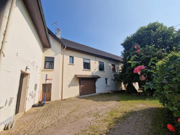 Maison à vendre 165 000 € 8 pièces 5 chambres 193 m² 2 489 m² de terrain Centre Ville Saint-Vallier 71230