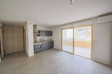 Appartement à louer 495 € 1 pièce 28 m² Étage 2/5 Lupino Bastia 20600